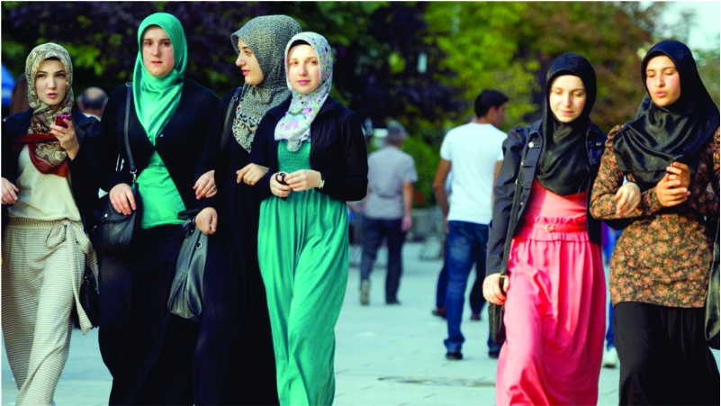 Exotic Western View Of Muslim Women Crescent